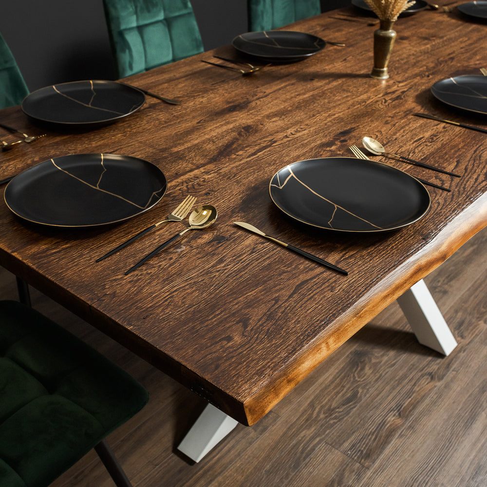 Massivholztisch Eiche gebürstet & dunkel gebeizt, 2200x1000 mm, natürliche Baumkante