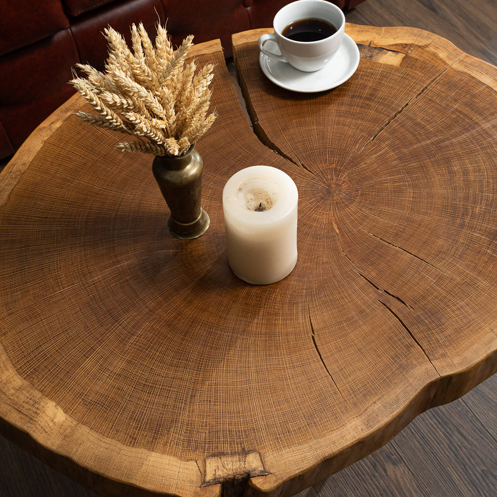 Runder Couchtisch aus massiver Eiche